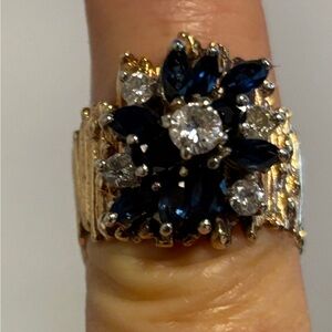 Elegant Sapphire & Diamonds Gold Cocktail Ring